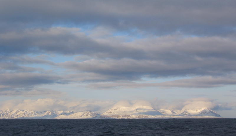 Glacier in the midnight sun